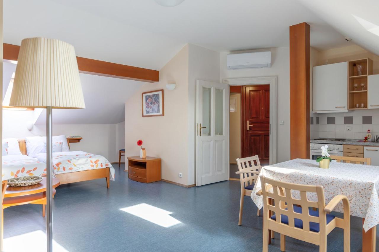 Sibelius Apartments Прага Екстер'єр фото