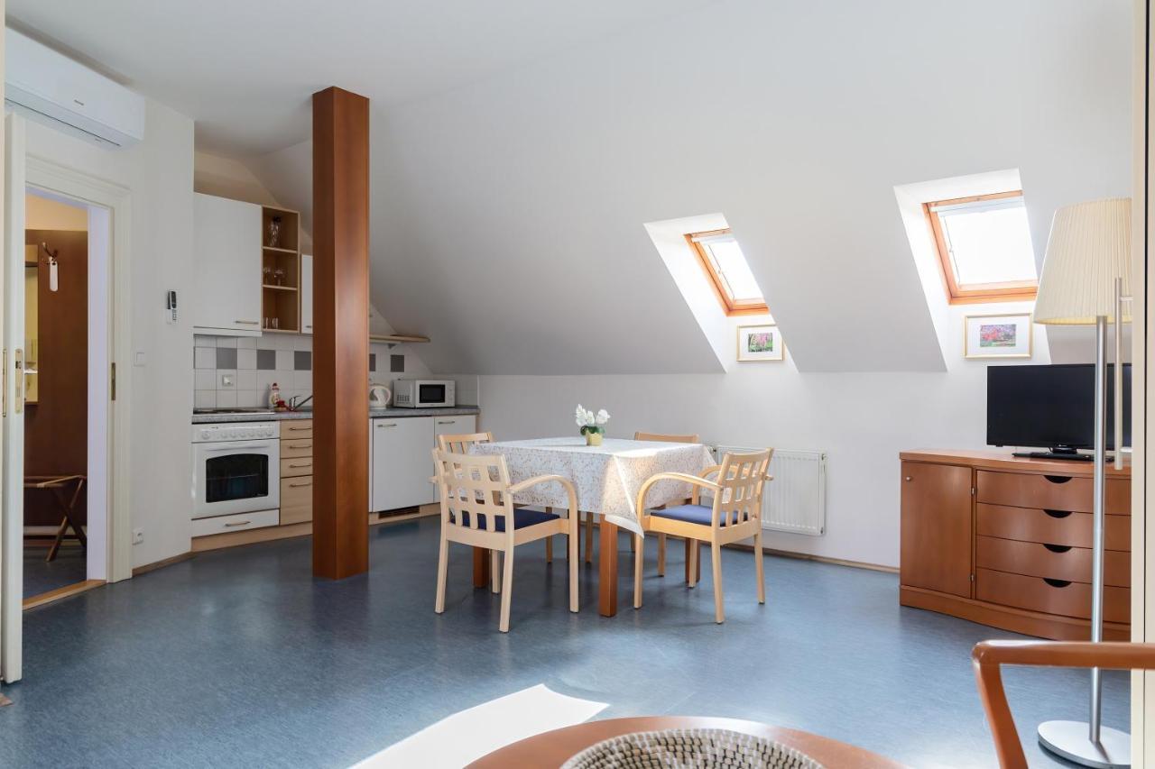 Sibelius Apartments Прага Екстер'єр фото